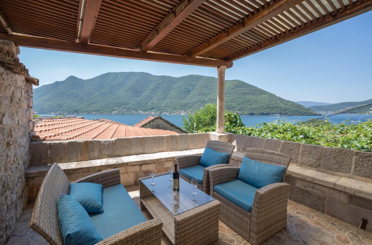 Apartments Franovic Perast Bagian luar foto