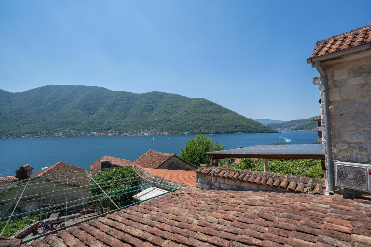 Apartments Franovic Perast Bagian luar foto