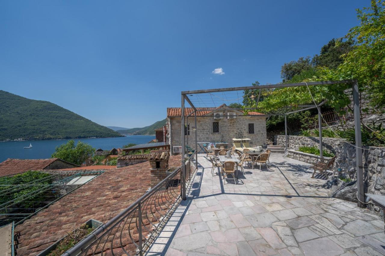 Apartments Franovic Perast Bagian luar foto