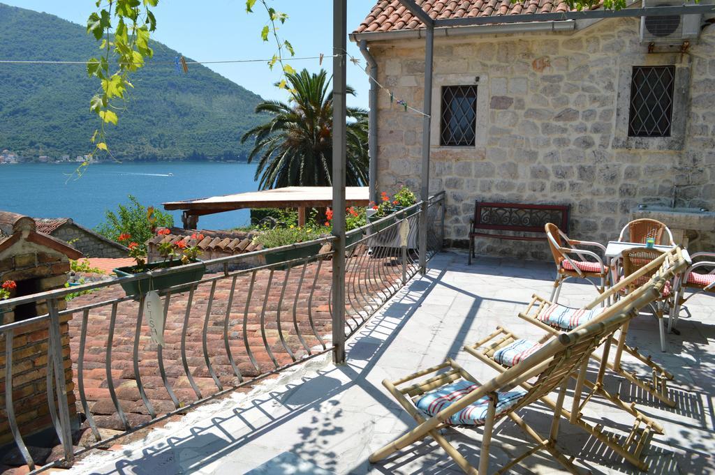Apartments Franovic Perast Bagian luar foto