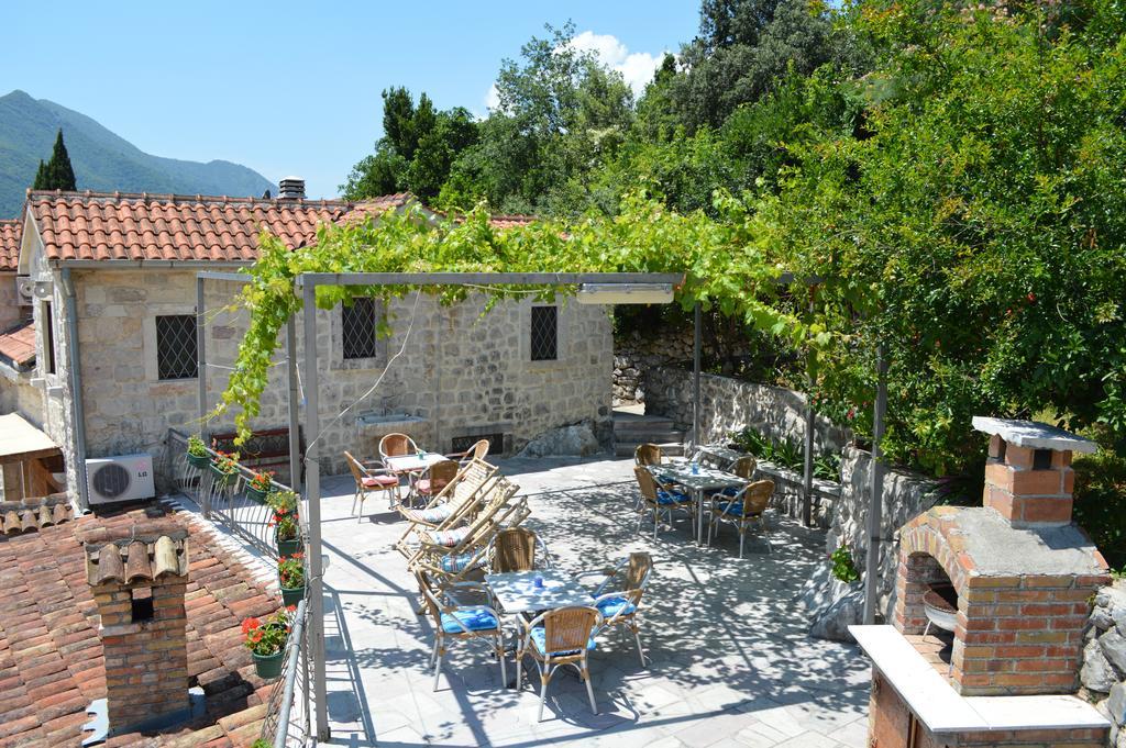 Apartments Franovic Perast Bagian luar foto