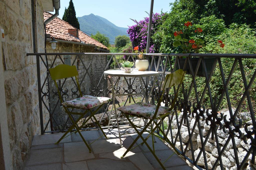 Apartments Franovic Perast Bagian luar foto